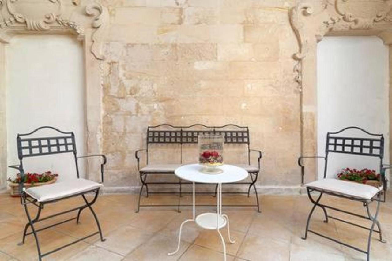 Dimora Santangelo Villa Lecce Bagian luar foto