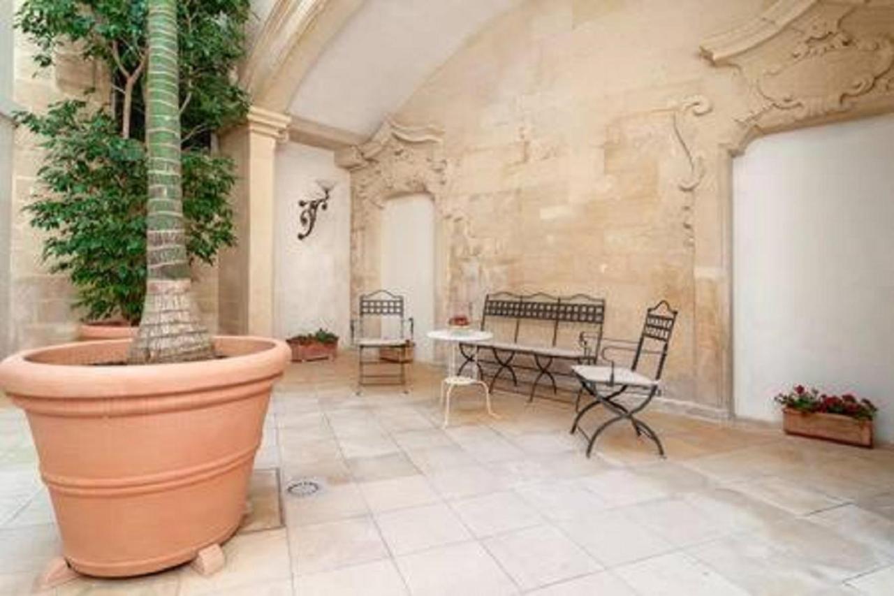Dimora Santangelo Villa Lecce Bagian luar foto